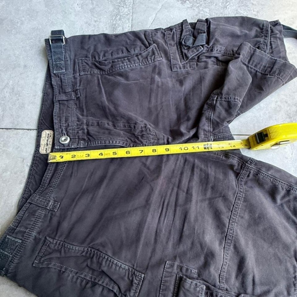 Tommy Bahama Mens Cargo Shorts 38 Faded Black Cotton Multi Pocket Adjustable Y2K - Picture 7 of 8